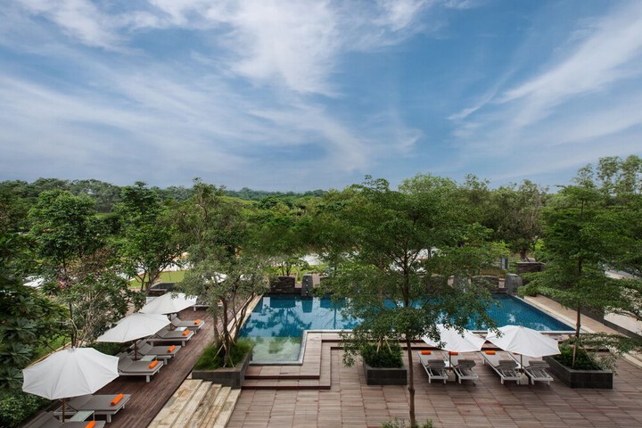 Hotel Pool