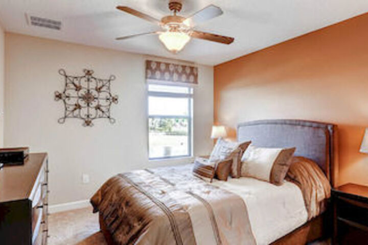 Room 123 of 380