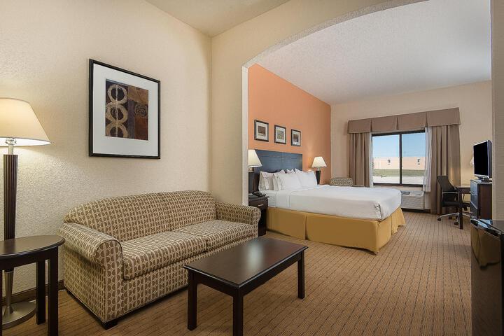1 King Bed (17 of 17)