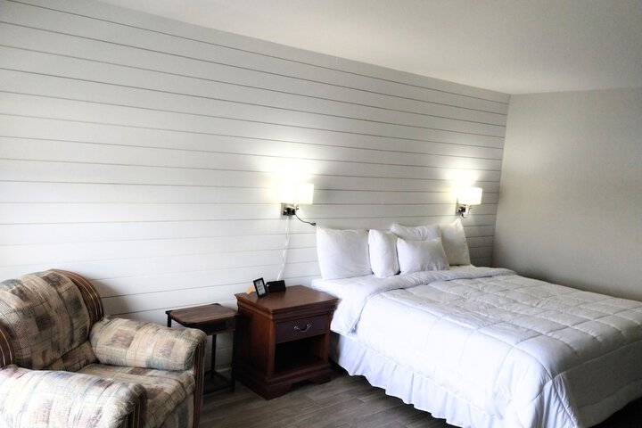 Room 9 of 27