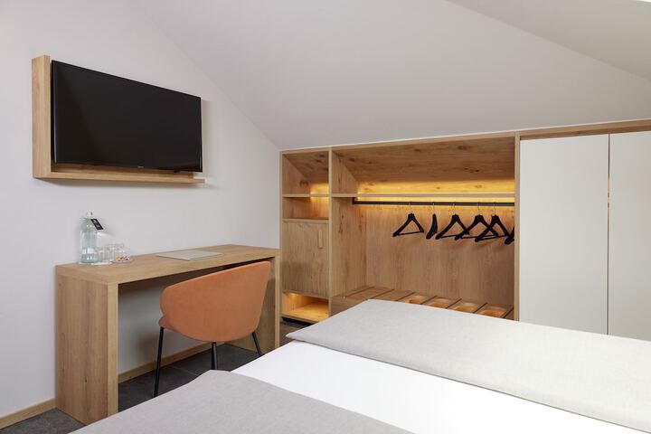 Room 22 of 73