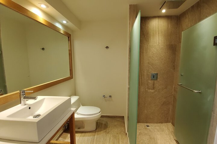 Room 32 of 39