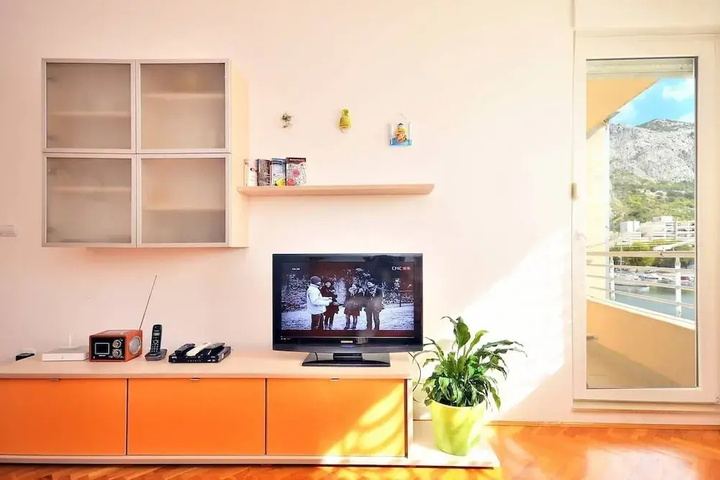 Room 3 of 15
