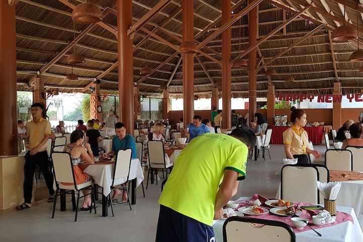 Dining 95 of 131