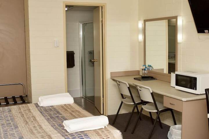 Room 7 of 25