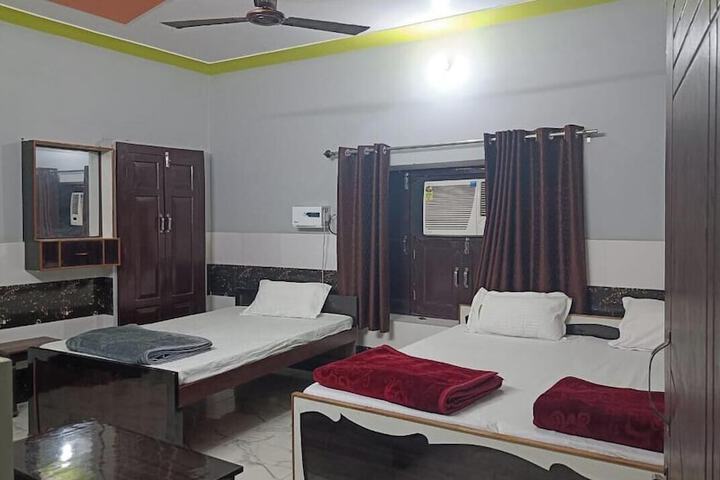Room 12 of 43