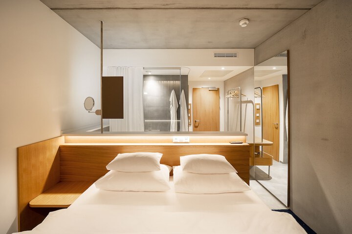Room 5 of 58