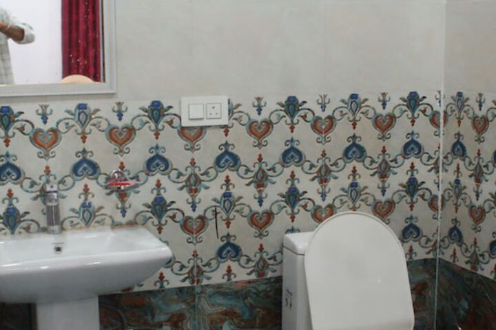 Room 9 of 17