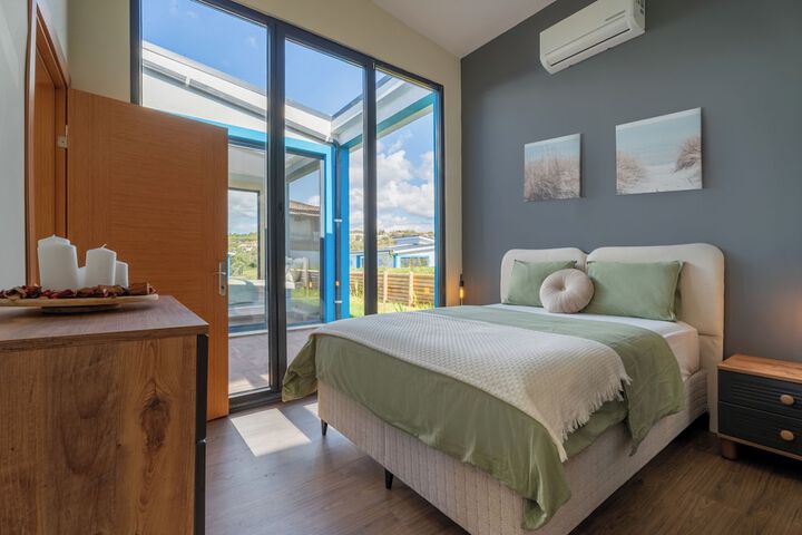 Room 4 of 34