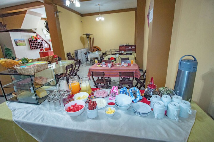 Dining 38 of 48