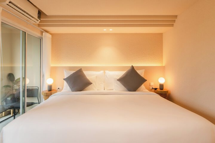 Room 4 of 65