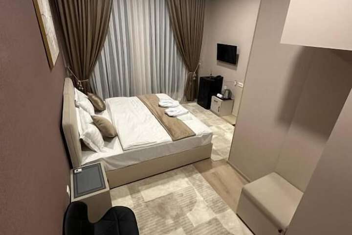 Room 5 of 23