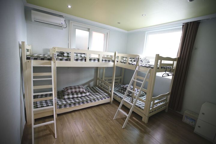 Room 8 of 66