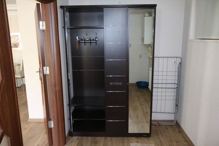Room 4 of 62