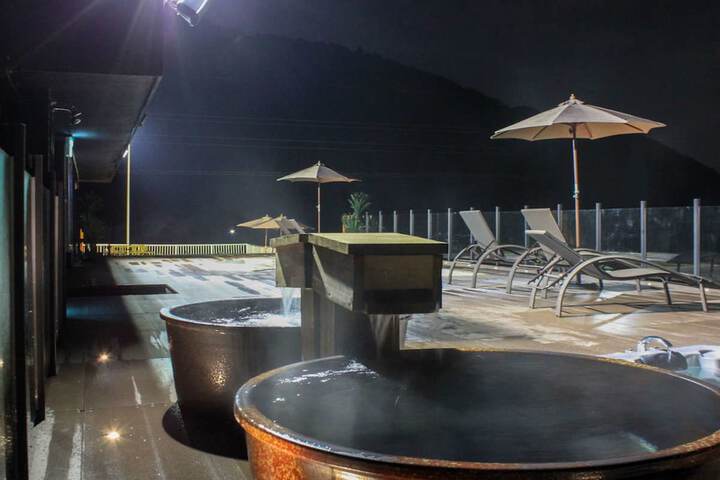 Sundeck 72 of 85