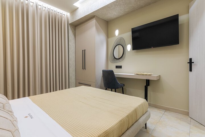 Room 32 of 89