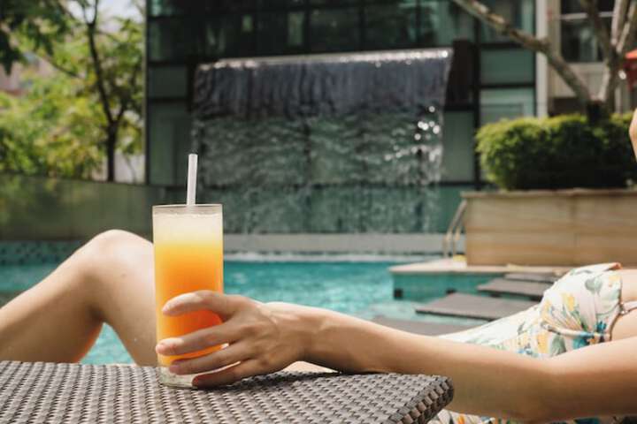 Hotel Pool