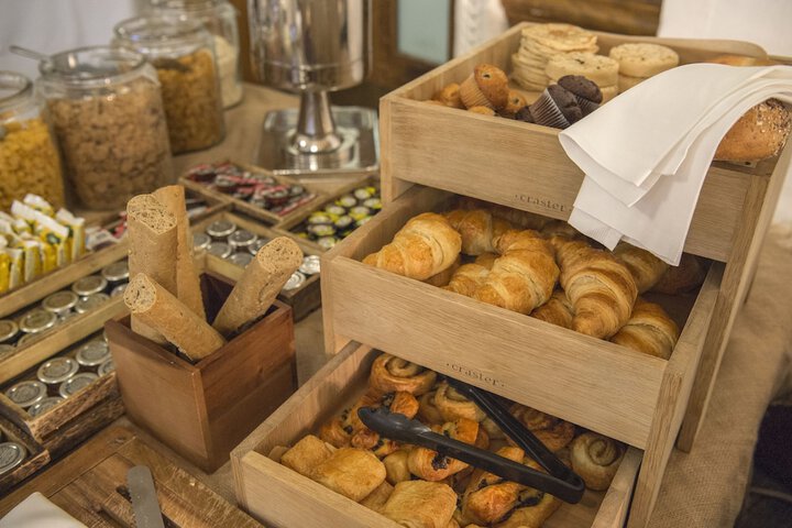 Breakfast/Coffee Service 74 of 114
