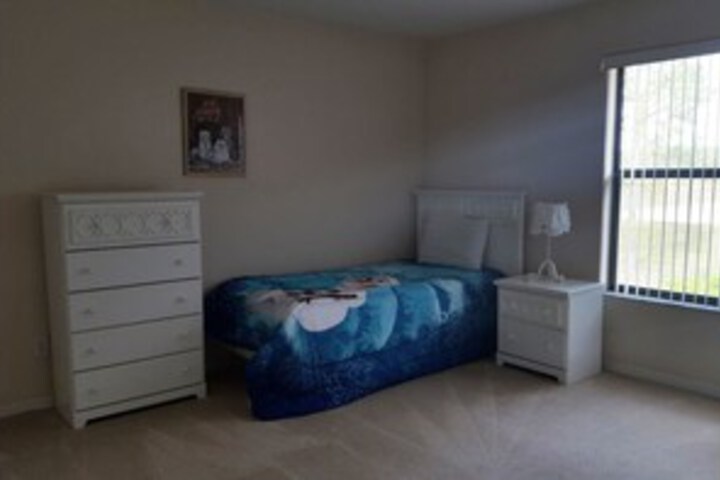 Room 14 of 16