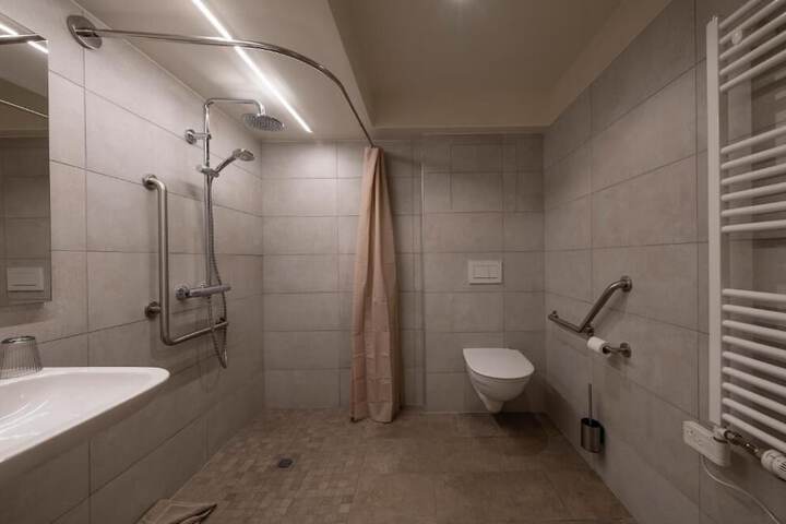 Room 35 of 50