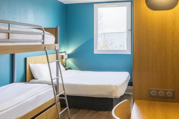 Room 18 of 42