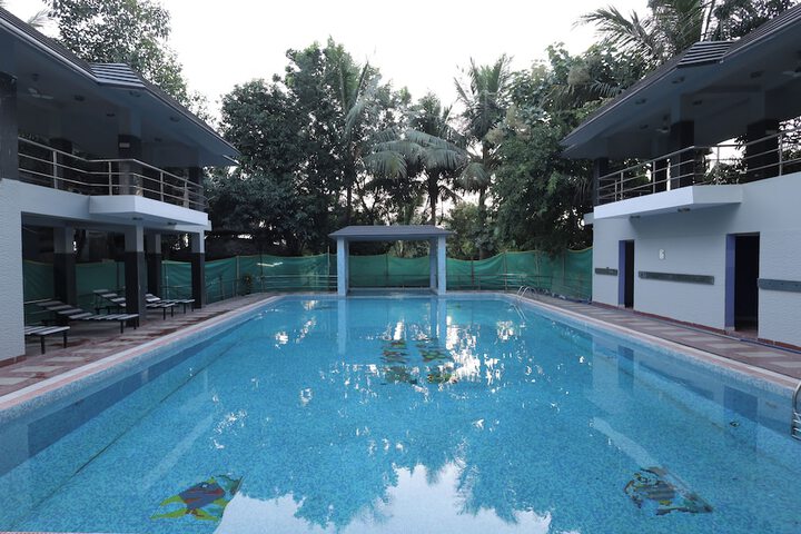 Pool 14 of 18
