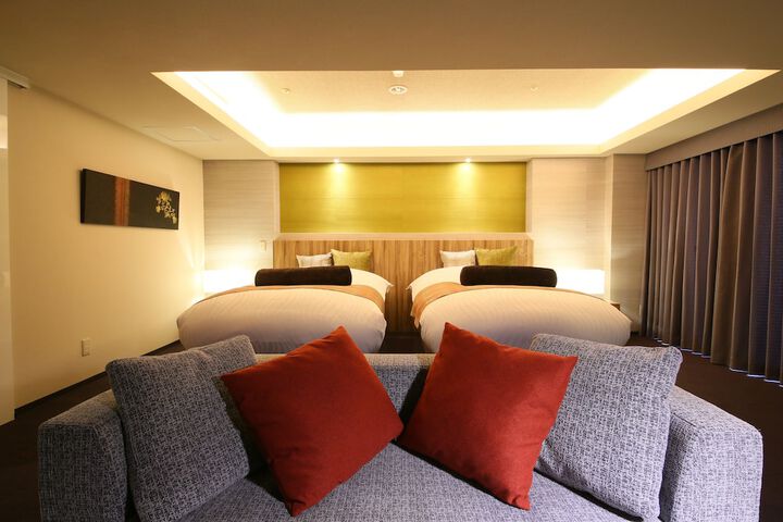 Room 4 of 82