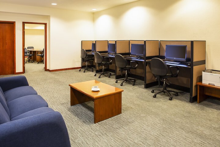 Business Center 25 of 28