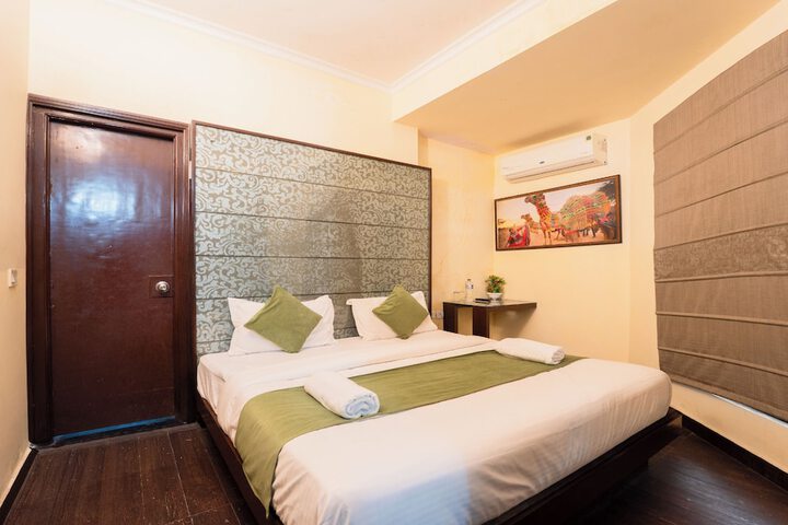 Room 8 of 20