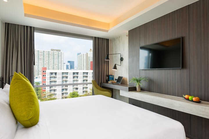 Room 63 of 190