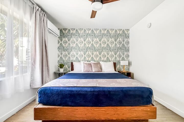 Studio Queen Bed (1 of 9)