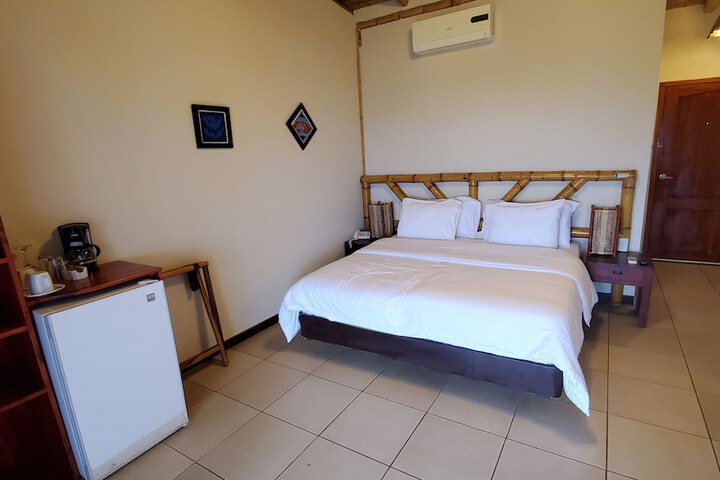 Room 30 of 170