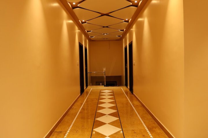 Room 30 of 39