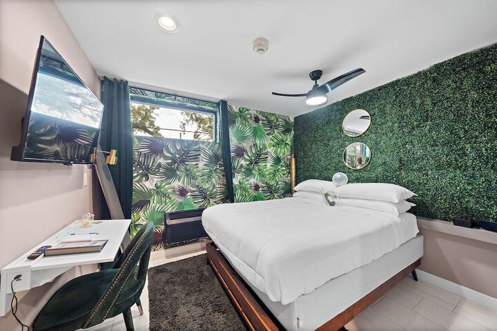 Room 34 of 111