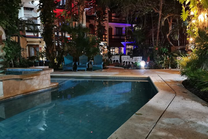 Pool 40 of 85