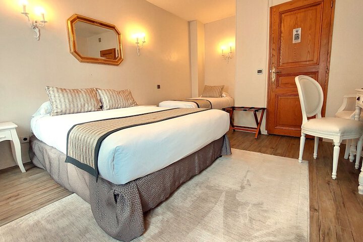 Room 16 of 27