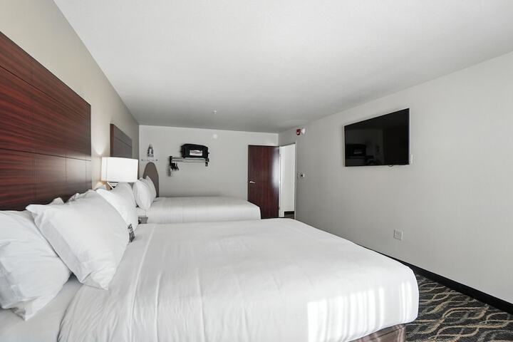 Room 27 of 109