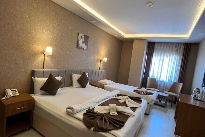 Room 33 of 64