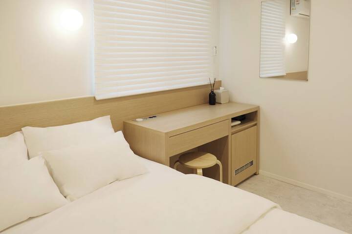 Room 14 of 31