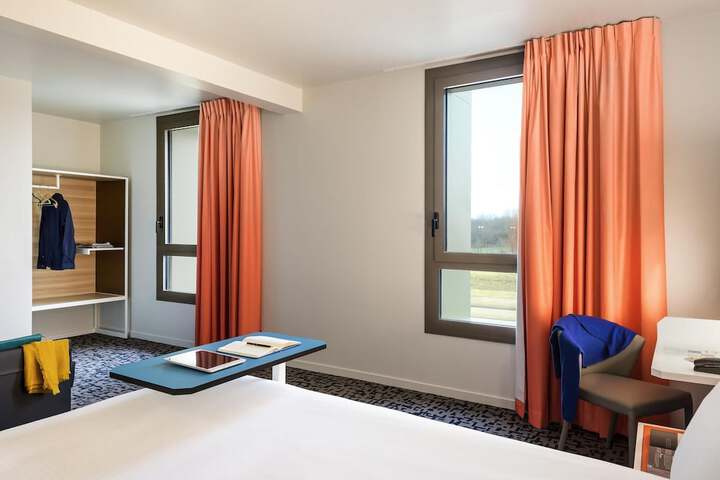 Room 4 of 41