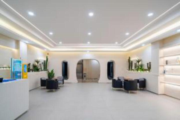 Gumoni Smart Cinema Hotel (Xintiandi Food Street Branch)