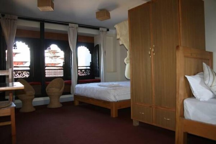 Room 14 of 64
