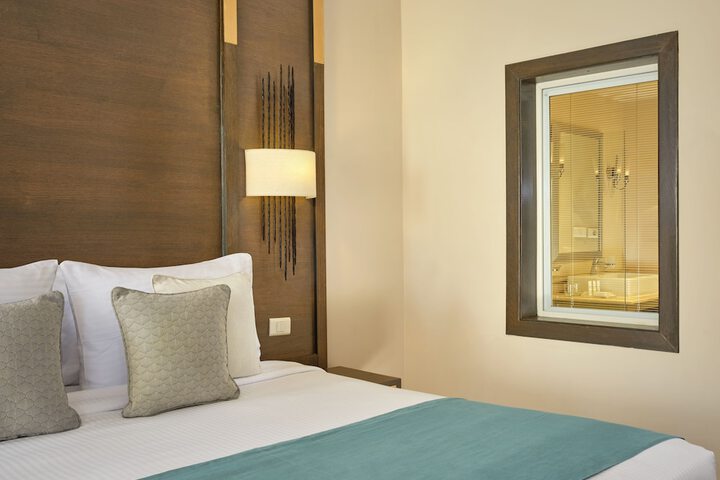 Room 17 of 114