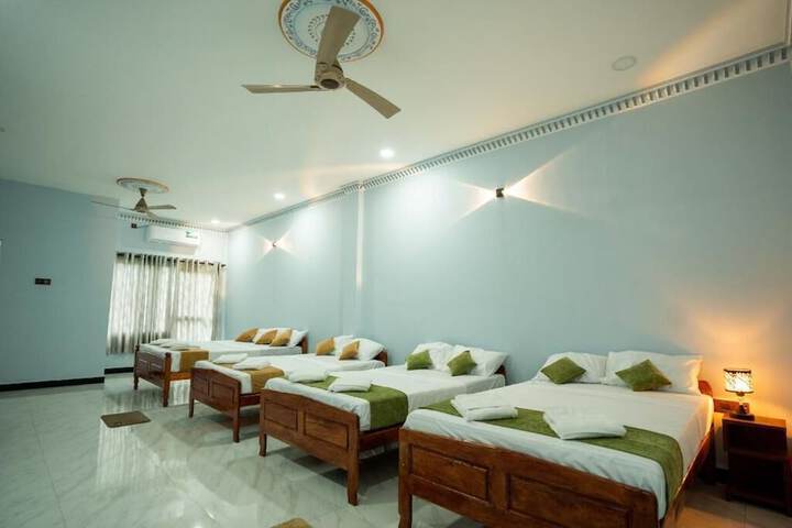 Room 9 of 14
