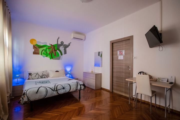 Room 30 of 35