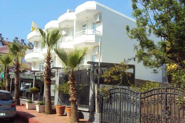 Hotel Entry