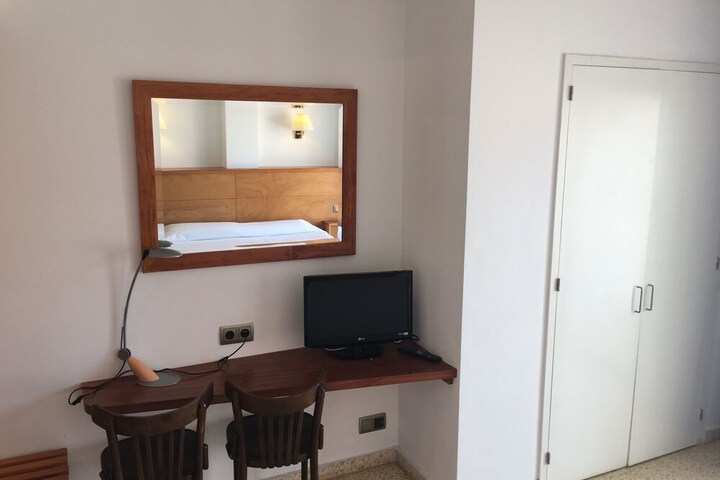 Room 16 of 50