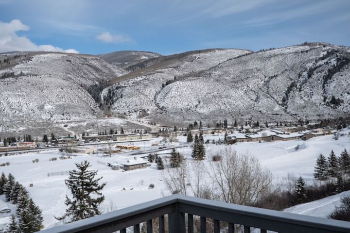 Sundeck 27 of 29