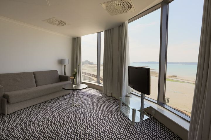 Room 65 of 118
