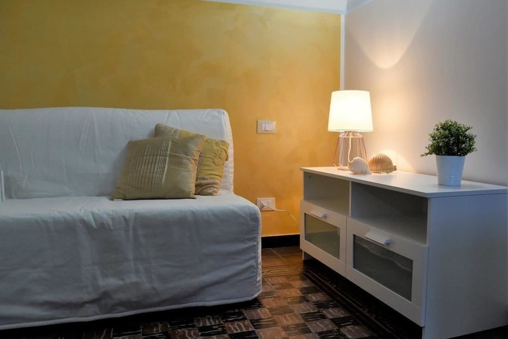 Room 2 of 12